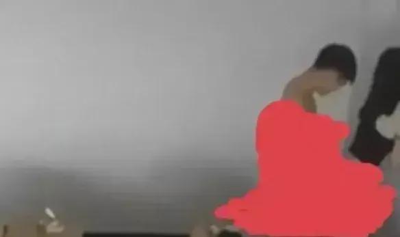 吃瓜教室情侣,甜蜜瓜语，揭秘恋爱甜蜜瞬间