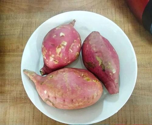 烤地瓜吃瓜,吃瓜乐趣无限