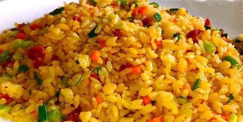 小瓜吃蛋炒饭视频,美味瞬间解锁！