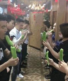 打架吃瓜图片搞笑
