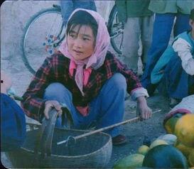 苗疆少女吃瓜事件,揭秘神秘民族习俗背后的文化内涵