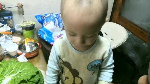 宝宝吃瓜之后吐